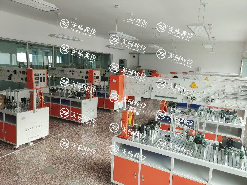 烏魯木齊技師學(xué)院 電氣工程及機(jī)電裝調(diào)實(shí)訓(xùn)室設(shè)備采購(gòu)項(xiàng)目  順利安裝、調(diào)試、培訓(xùn)、驗(yàn)收通過(guò)！